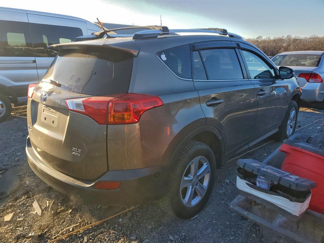 2014 TOYOTA RAV4 XLE photo 3