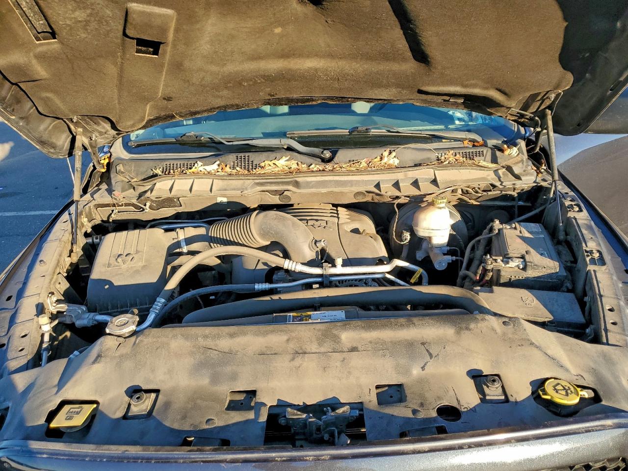 2014 RAM 1500 ST photo 11