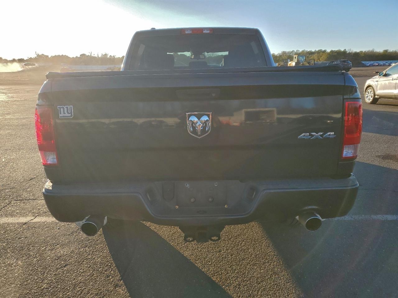 2014 RAM 1500 ST photo 6