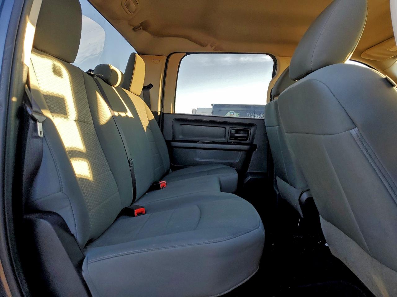 2014 RAM 1500 ST photo 10