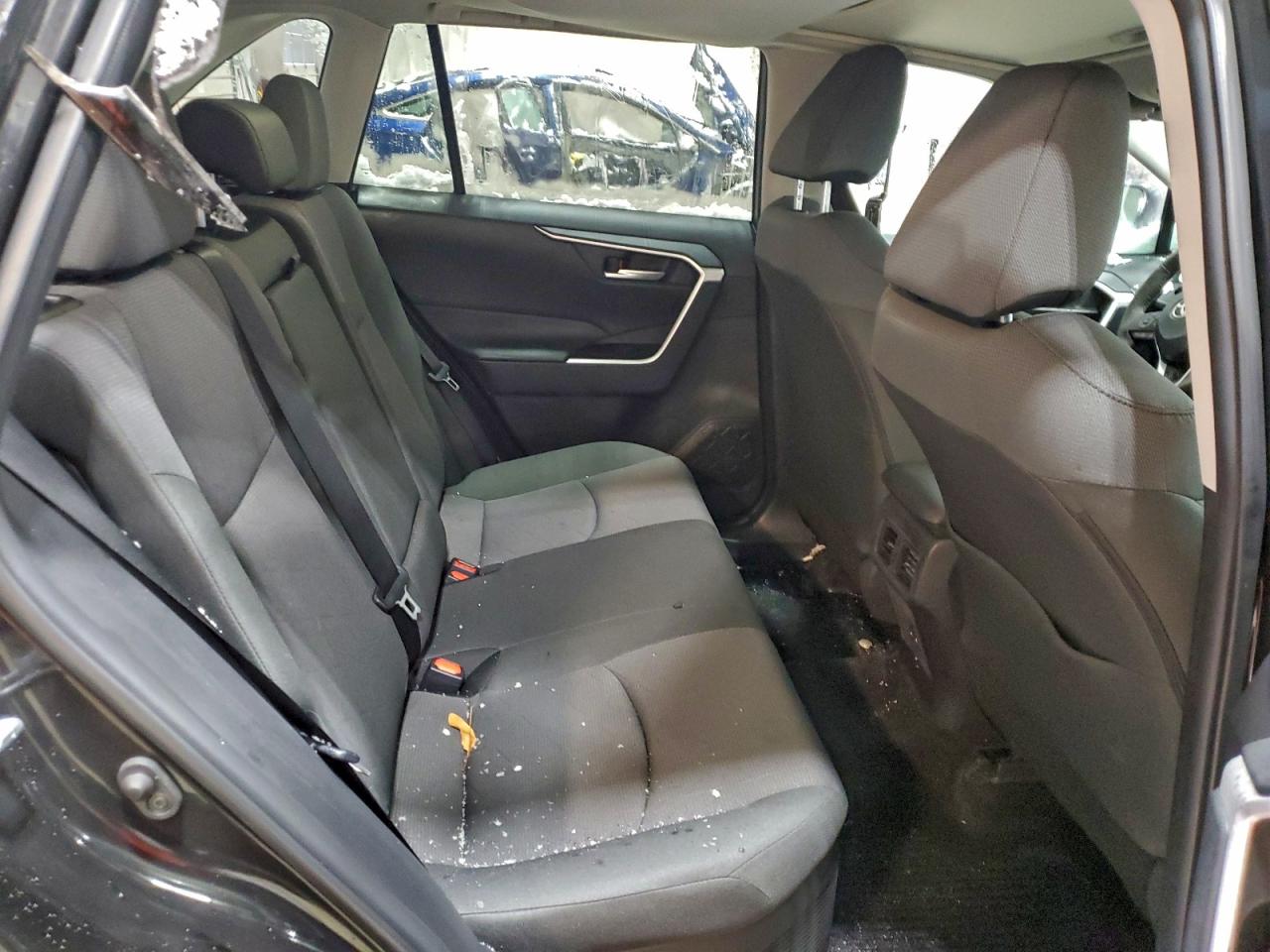 2025 TOYOTA RAV4 XLE photo 11