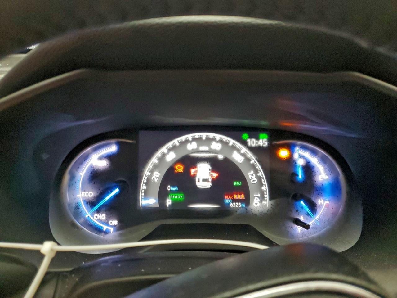 2025 TOYOTA RAV4 XLE photo 9