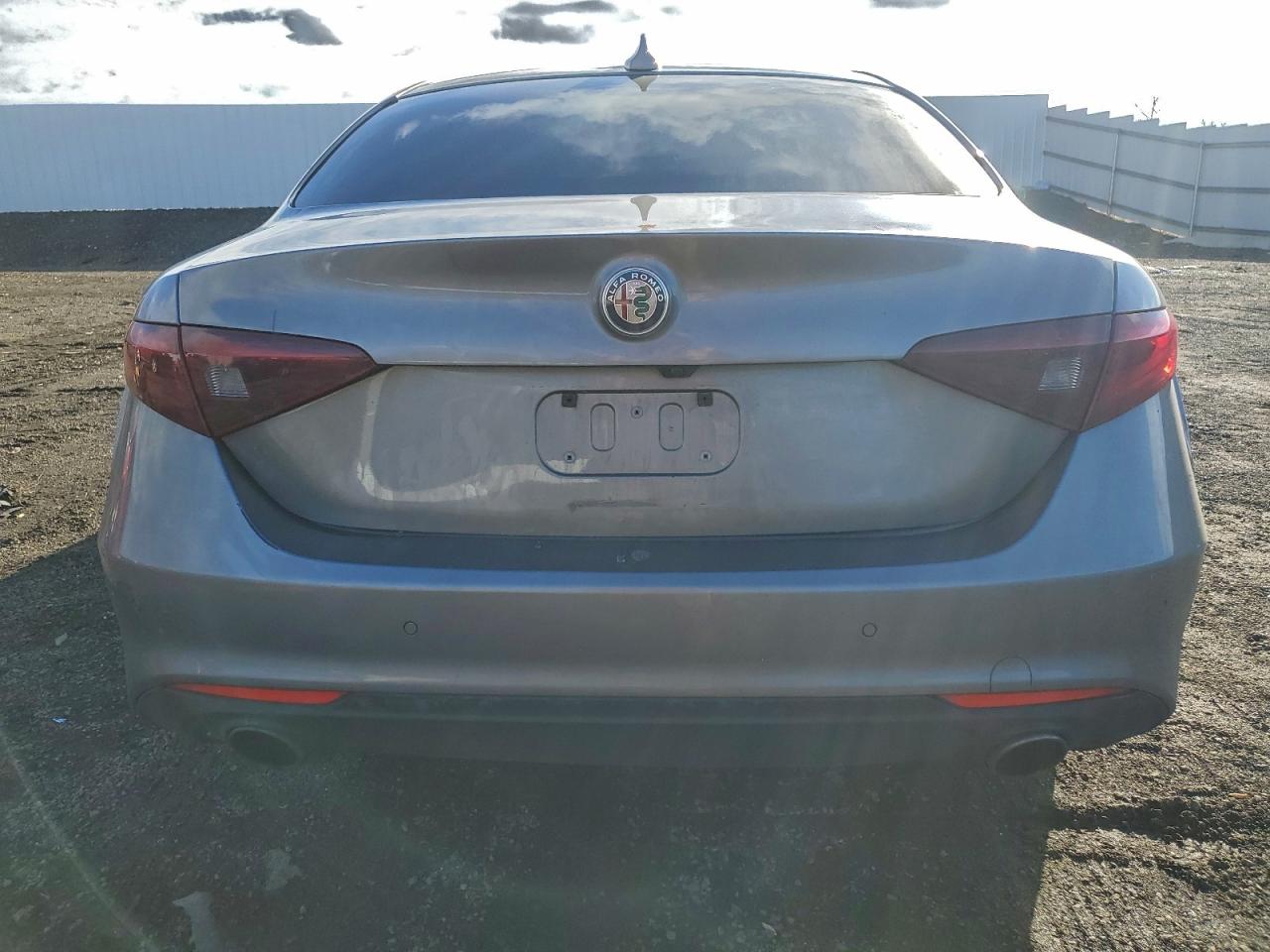 2017 ALFA ROMEO GIULIA photo 6