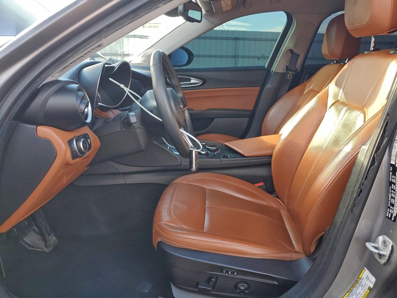 2017 ALFA ROMEO GIULIA photo 7