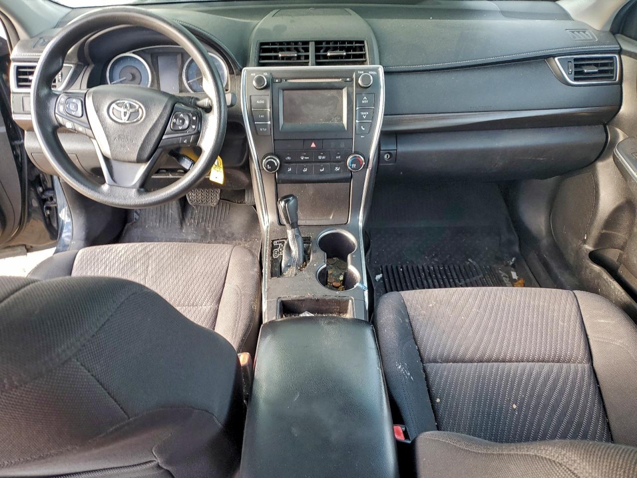 2016 TOYOTA CAMRY LE photo 8
