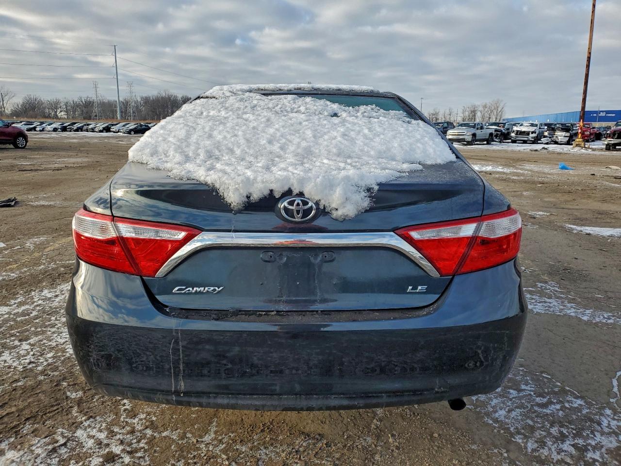 2016 TOYOTA CAMRY LE photo 6