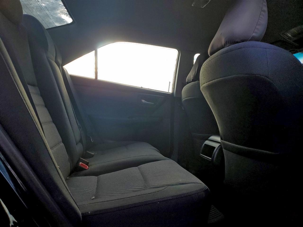 2016 TOYOTA CAMRY LE photo 10