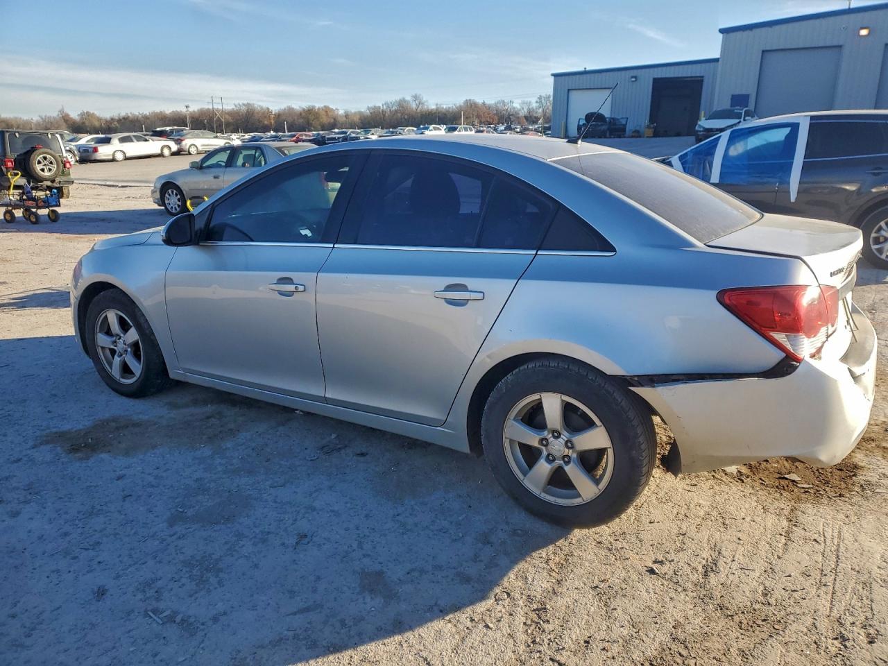 2013 CHEVROLET CRUZE LT photo 2