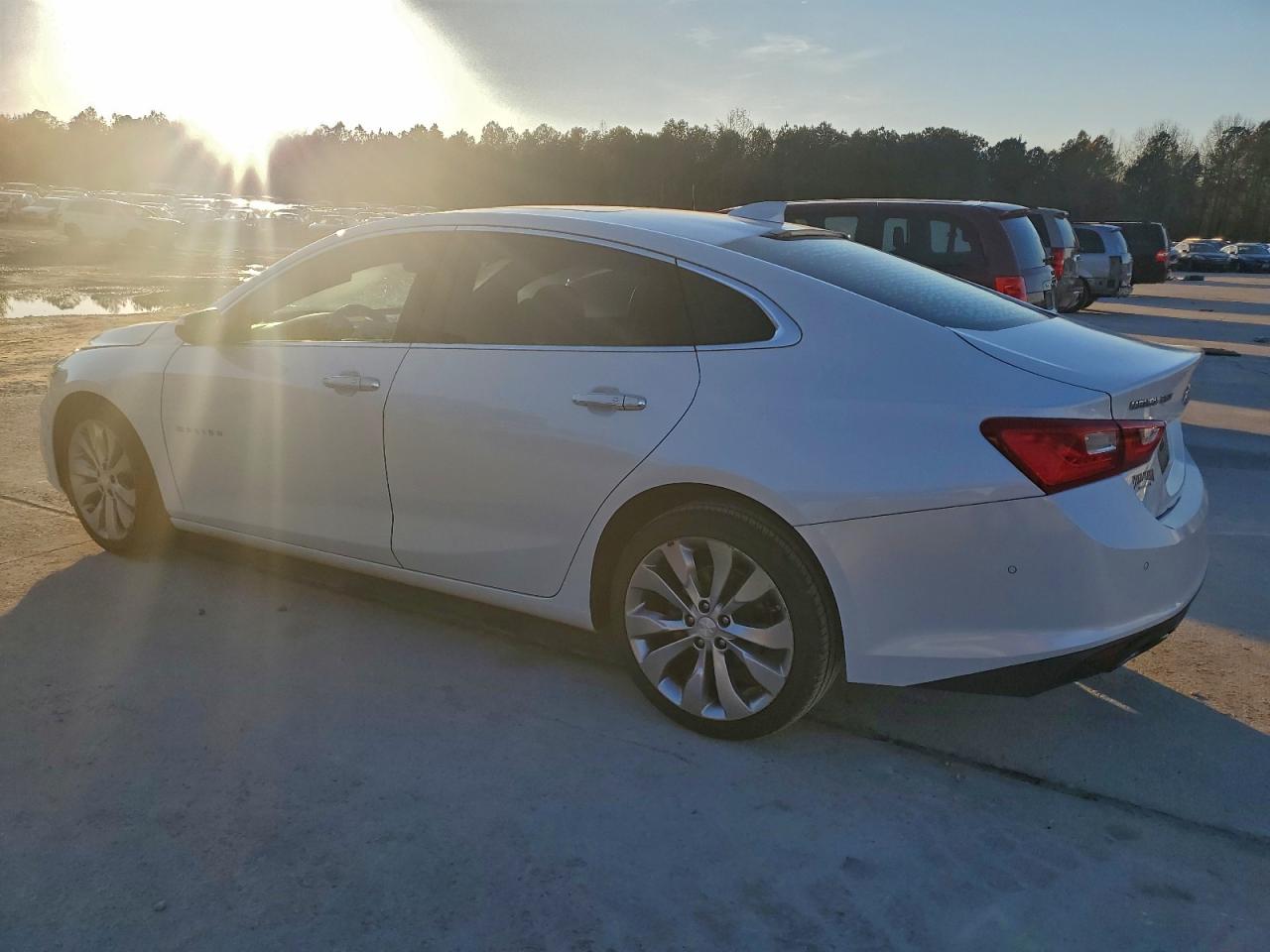 2017 CHEVROLET MALIBU PREMIER photo 2