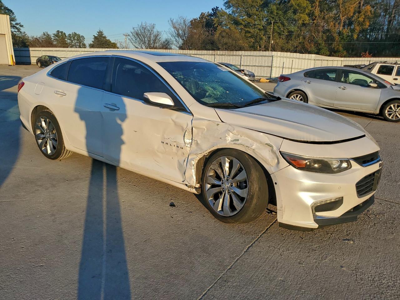 2017 CHEVROLET MALIBU PREMIER photo 4