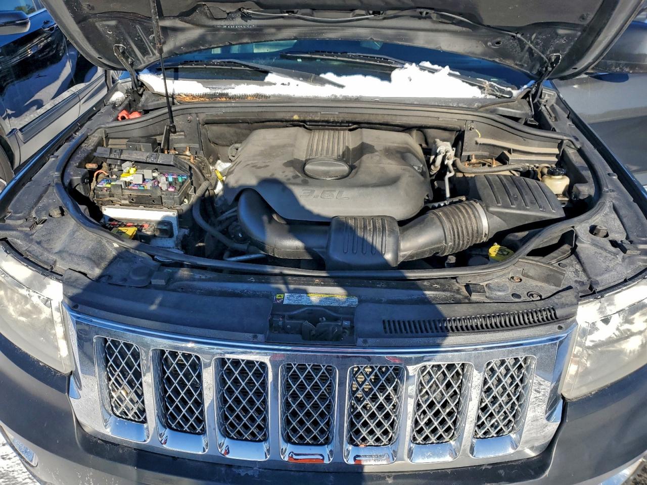 2011 JEEP GRAND CHEROKEE LAREDO photo 12
