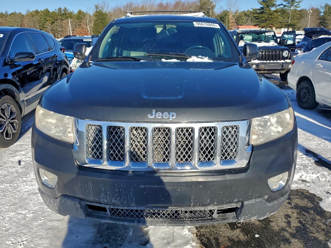 2011 JEEP GRAND CHEROKEE LAREDO photo 5