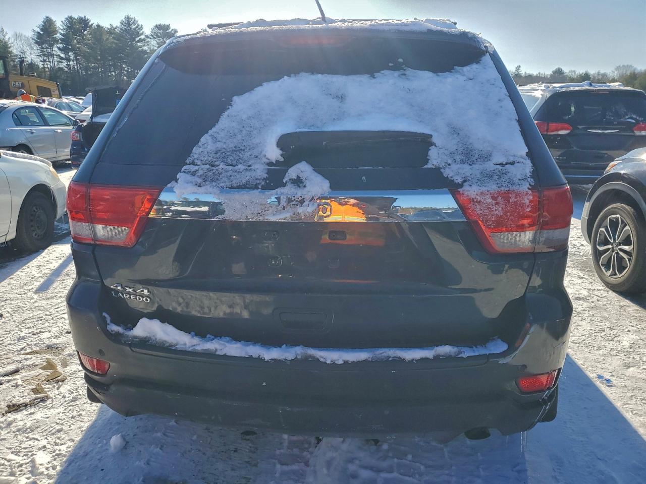 2011 JEEP GRAND CHEROKEE LAREDO photo 6