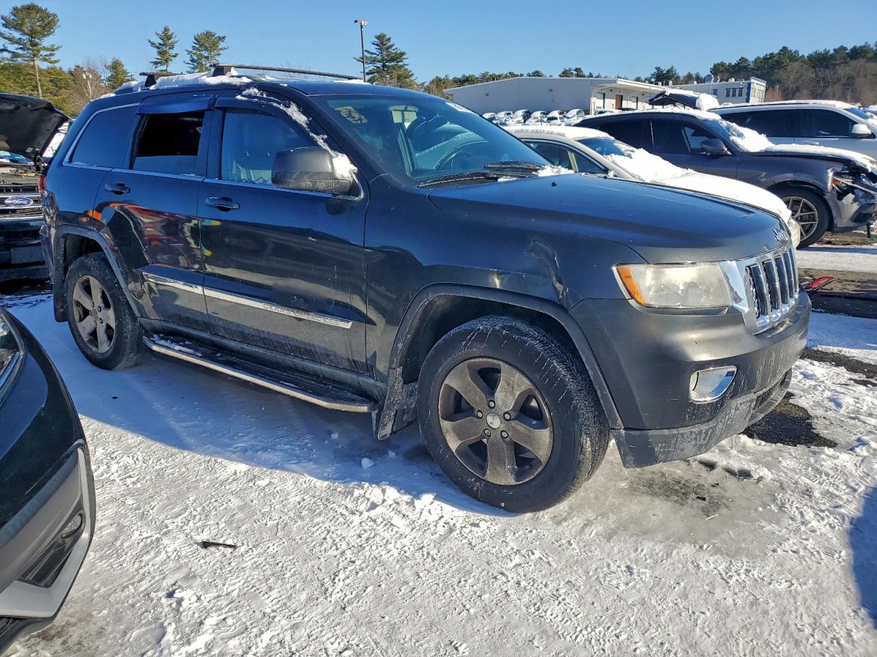 2011 JEEP GRAND CHEROKEE LAREDO photo 4