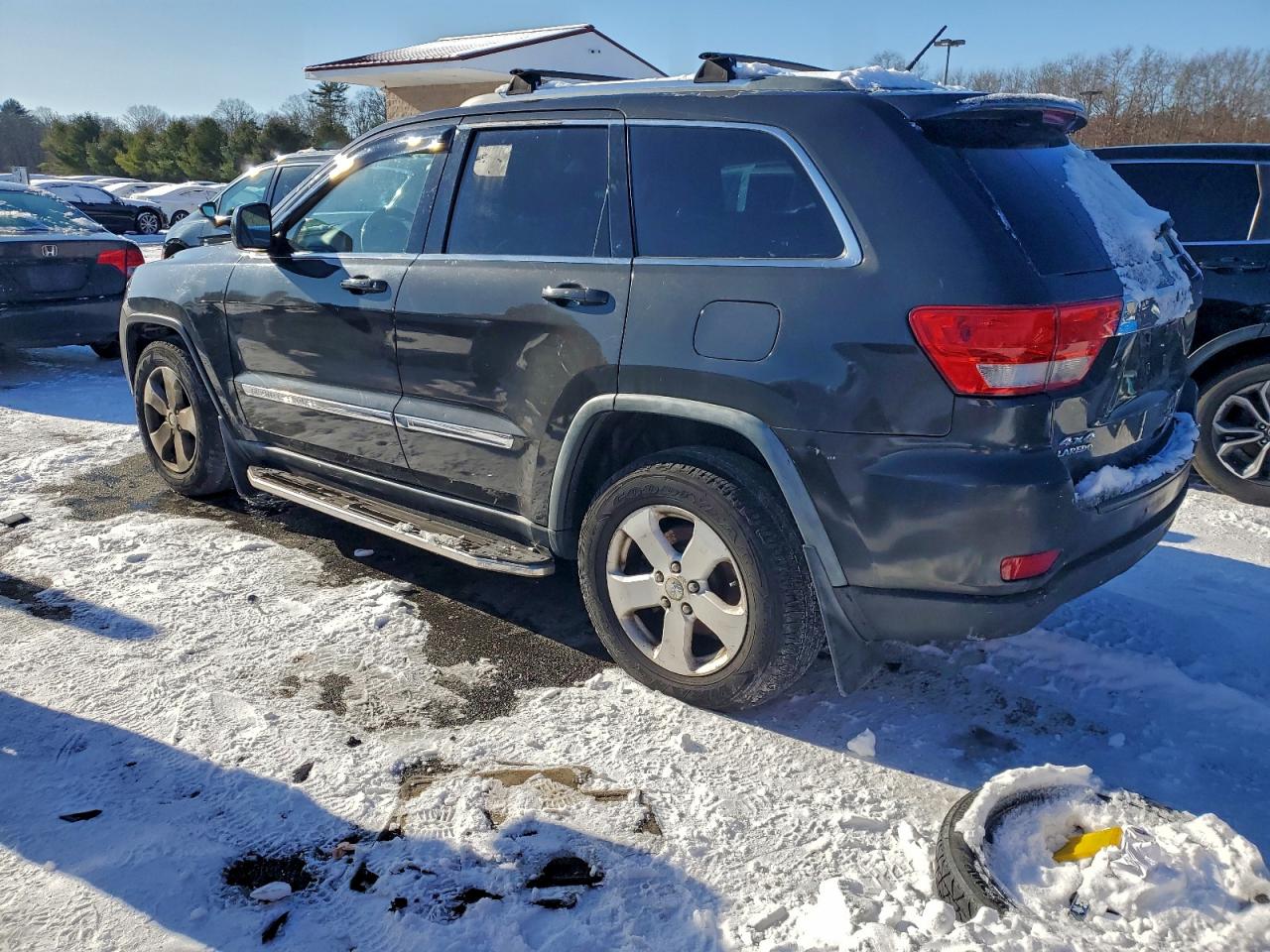 2011 JEEP GRAND CHEROKEE LAREDO photo 2
