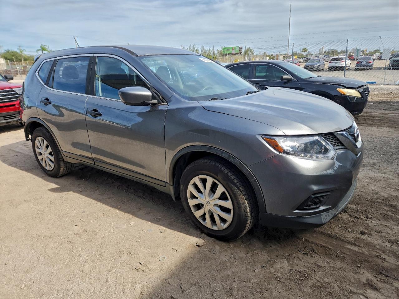 2016 NISSAN ROGUE S photo 4