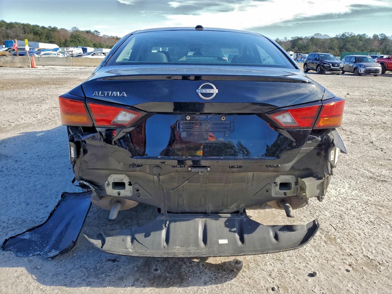 2025 NISSAN ALTIMA SV photo 6