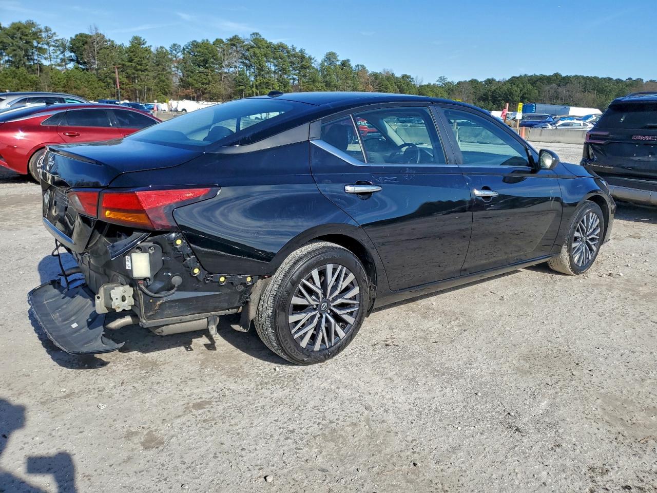 2025 NISSAN ALTIMA SV photo 3