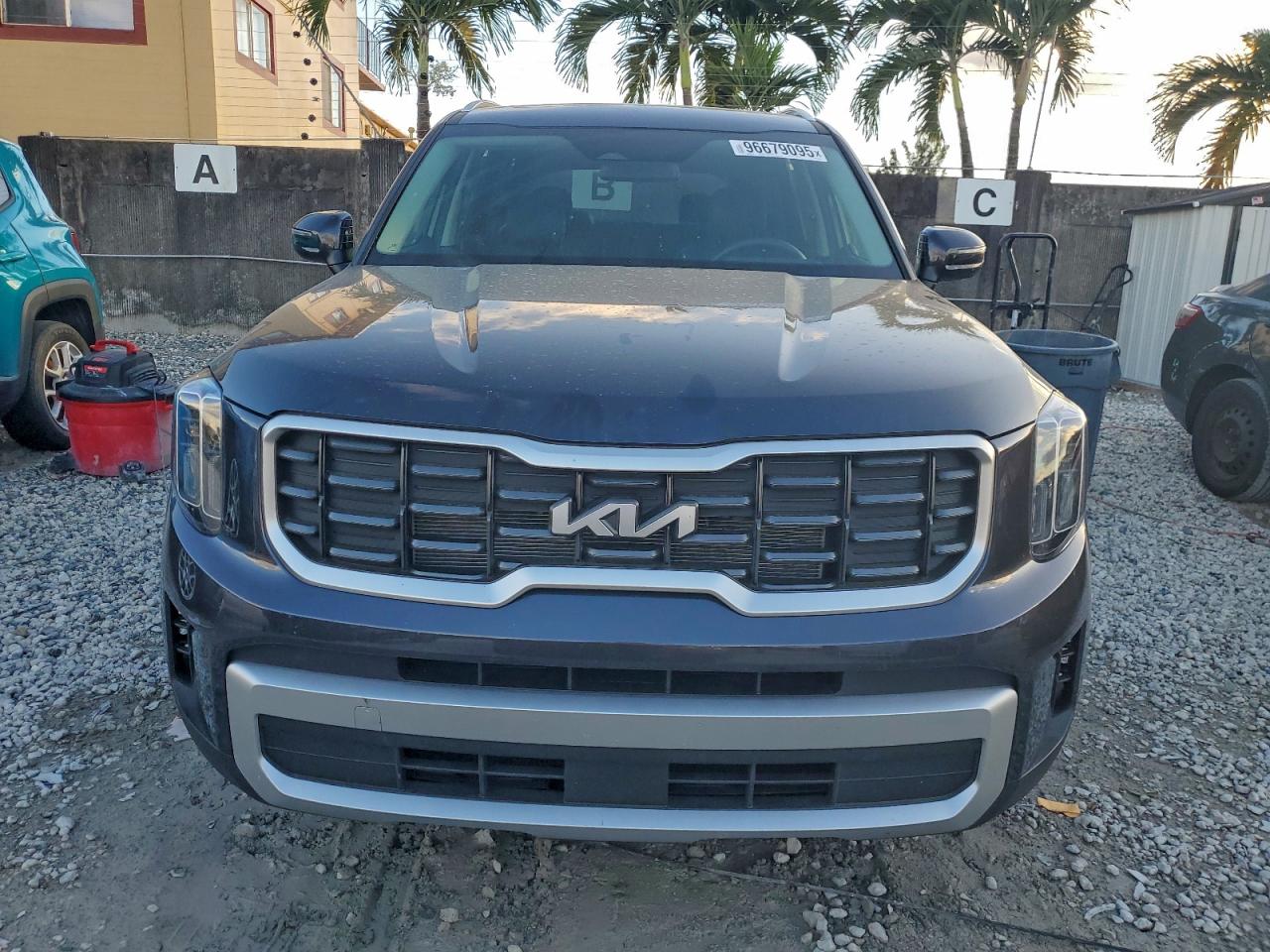 2025 KIA TELLURIDE S photo 5