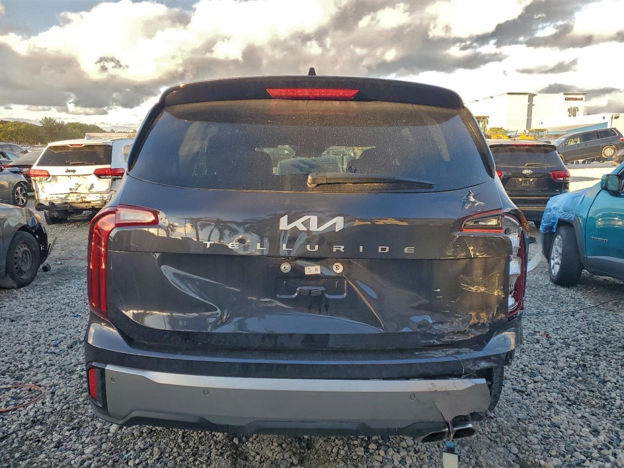 2025 KIA TELLURIDE S photo 6