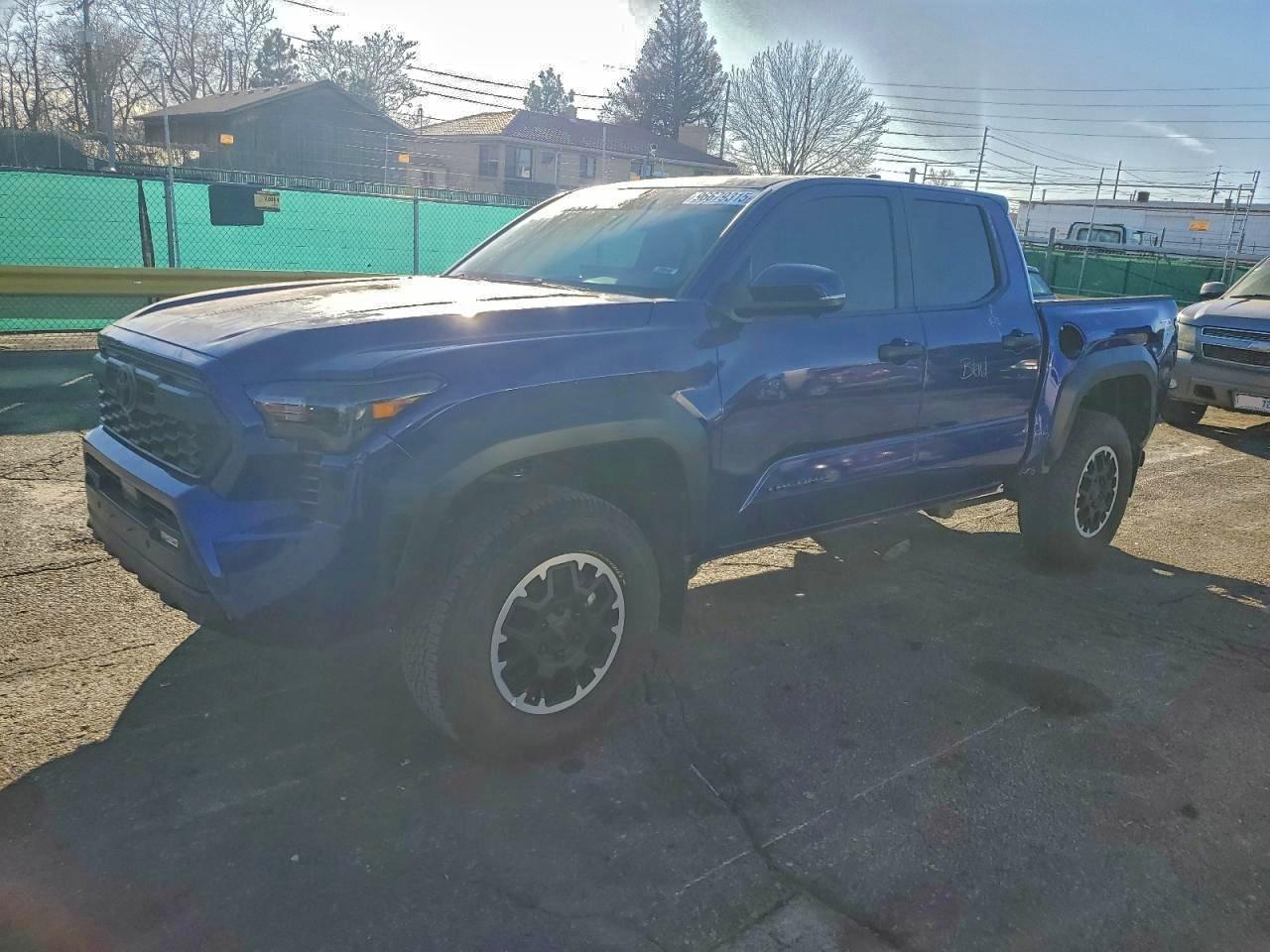 2024 TOYOTA TACOMA DOUBLE CAB photo 2