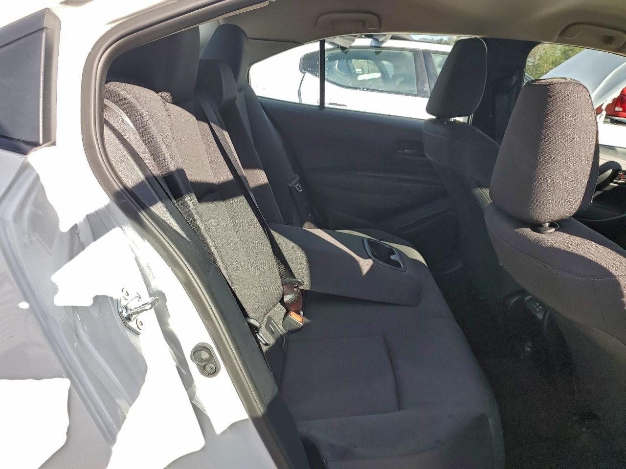 2025 TOYOTA COROLLA LE photo 19