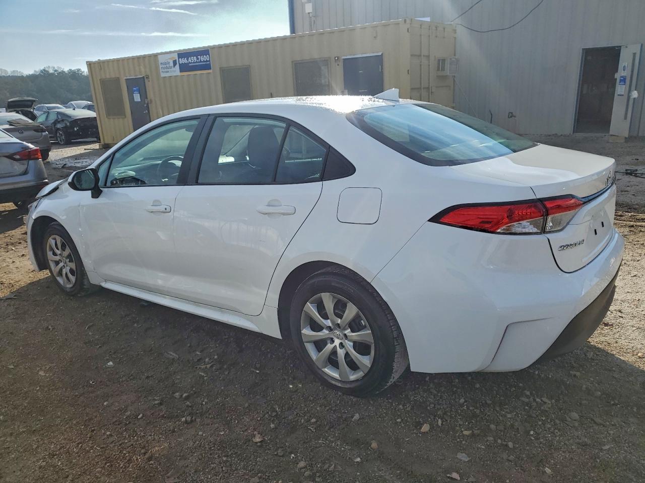 2025 TOYOTA COROLLA LE photo 3