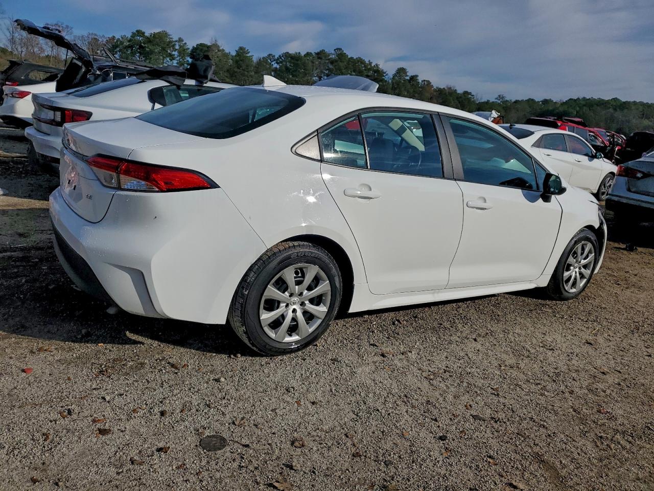 2025 TOYOTA COROLLA LE photo 5