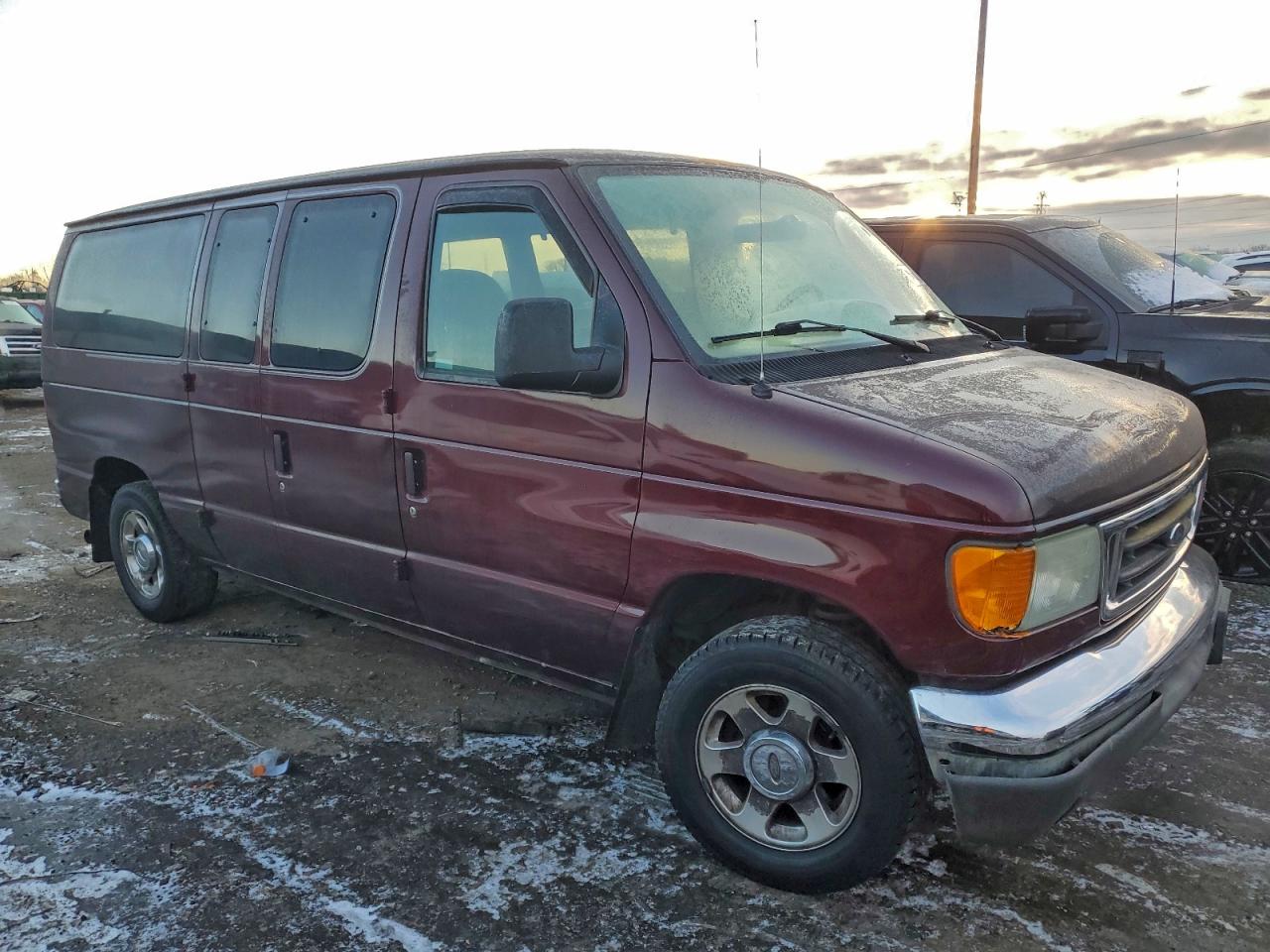 2004 FORD ECONOLINE E150 WAGON photo 4