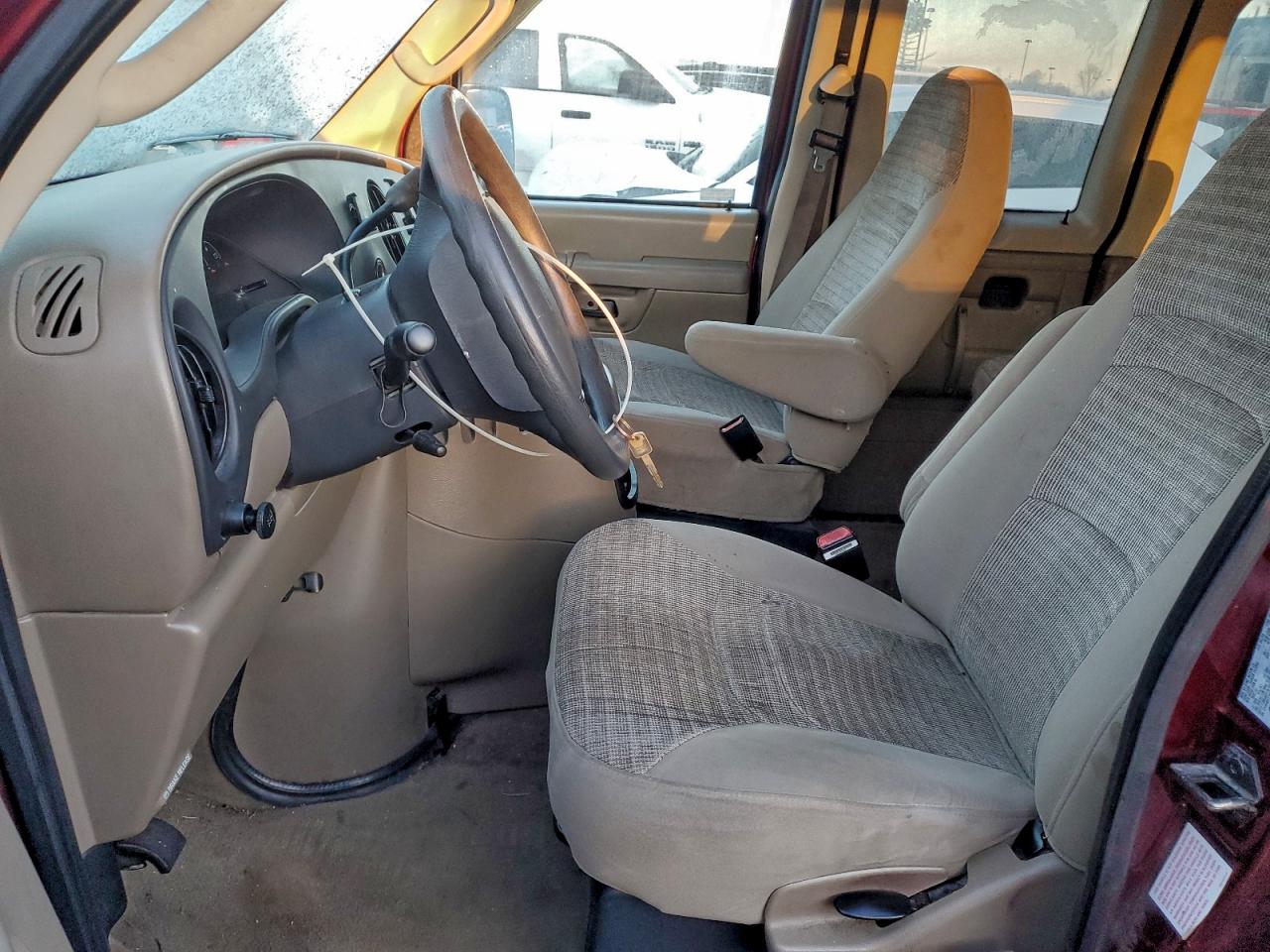 2004 FORD ECONOLINE E150 WAGON photo 7