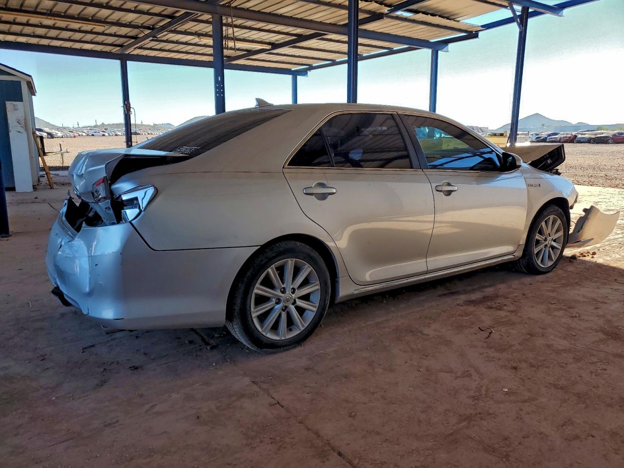2014 TOYOTA CAMRY HYBRID photo 3