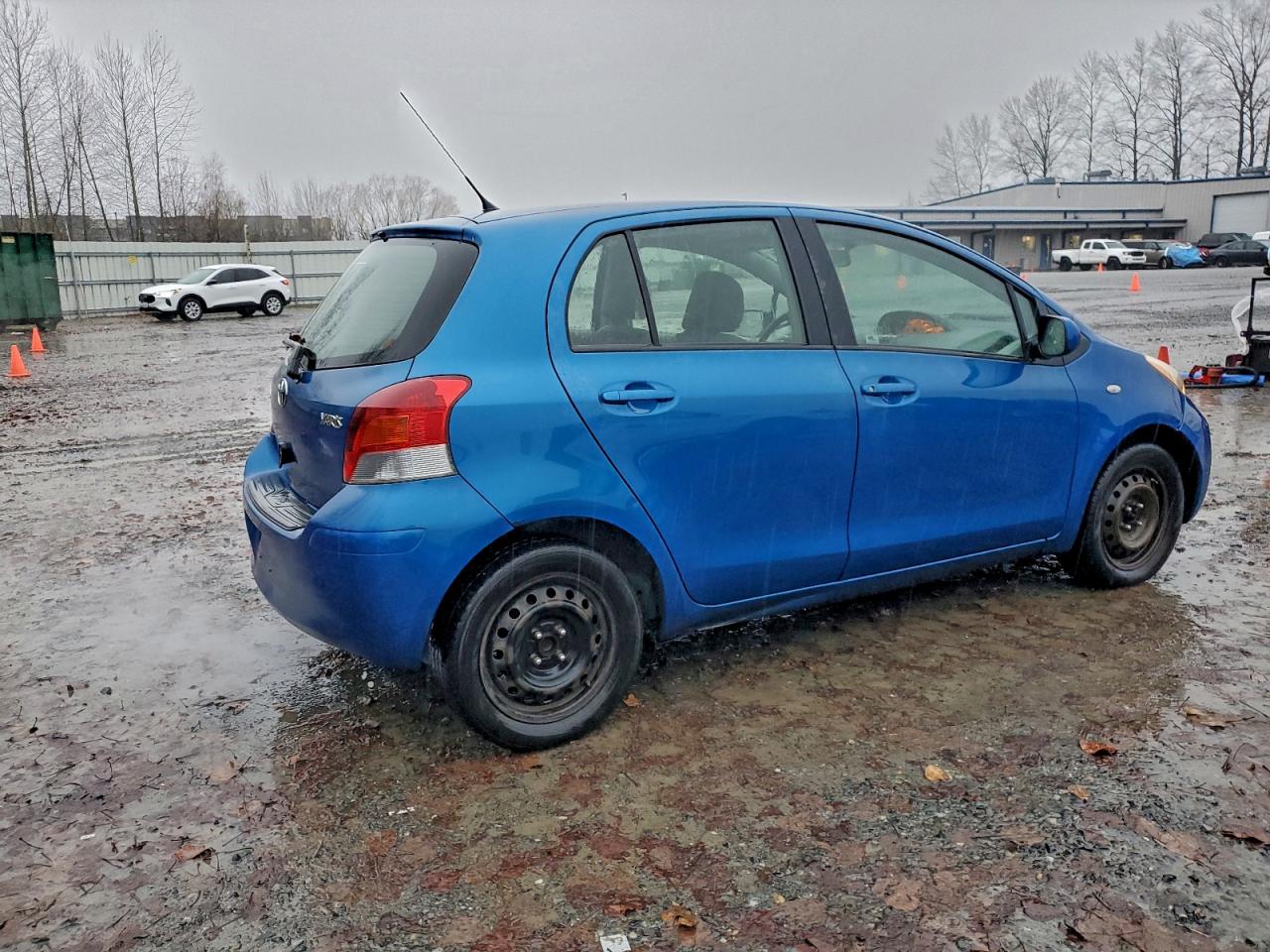 2009 TOYOTA YARIS photo 9