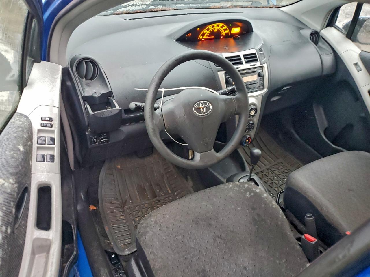 2009 TOYOTA YARIS photo 29