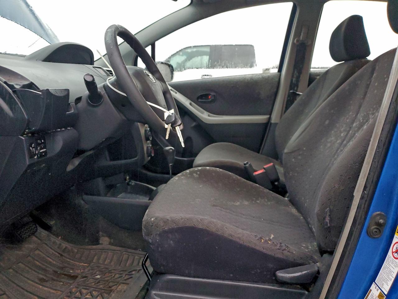 2009 TOYOTA YARIS photo 25