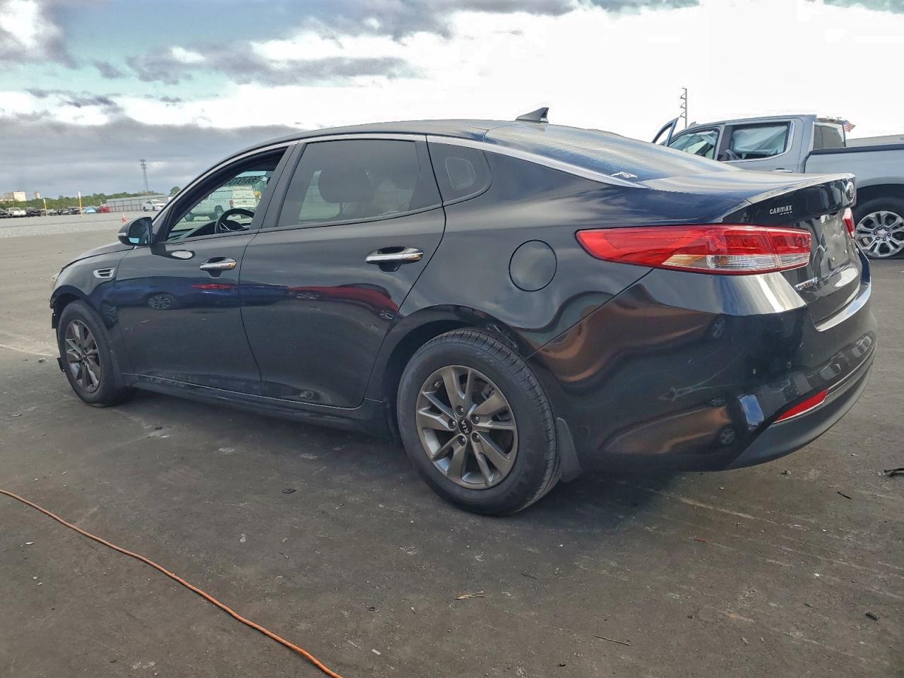 2016 KIA OPTIMA LX photo 2