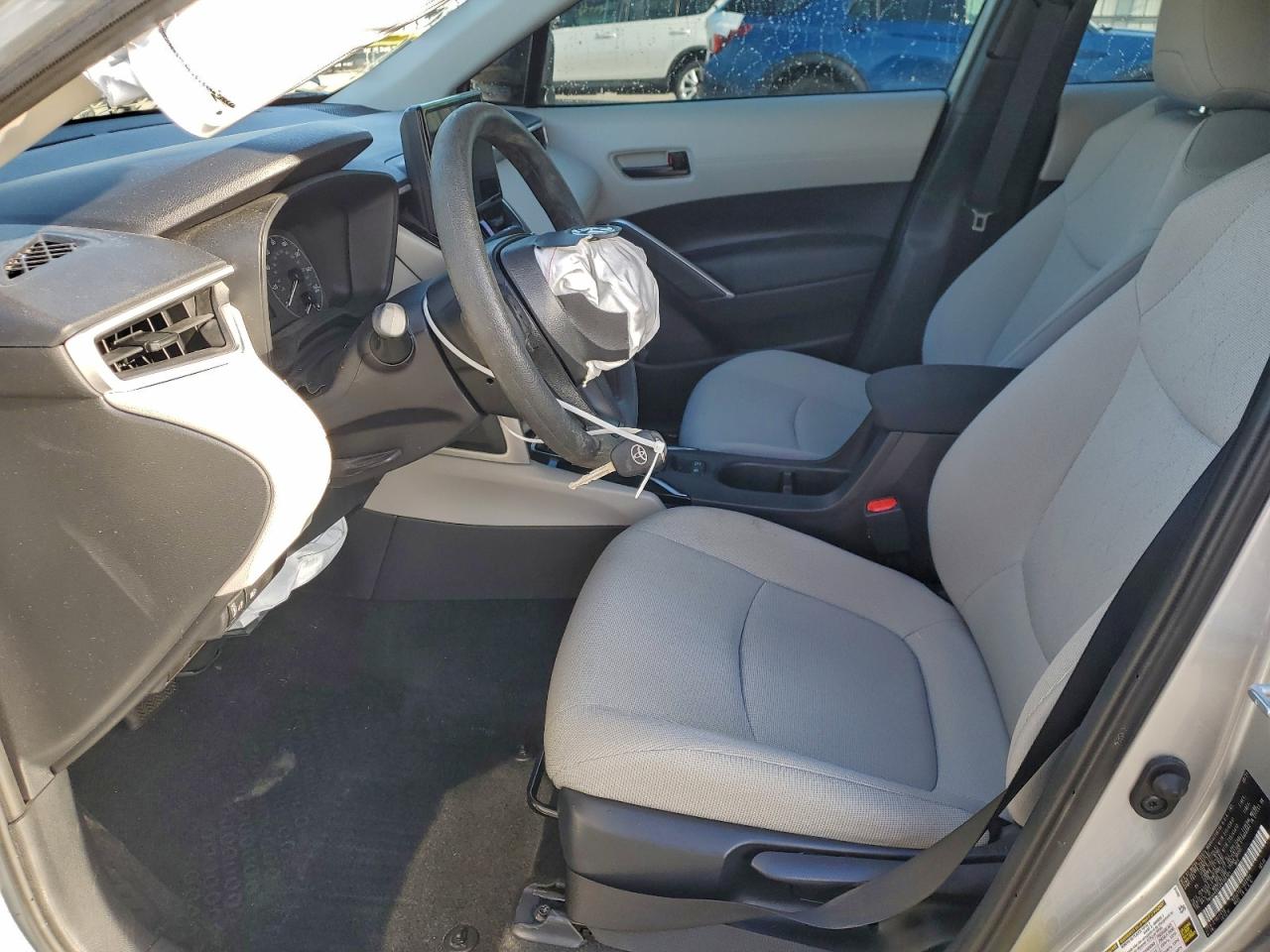 2024 TOYOTA COROLLA CROSS L photo 7