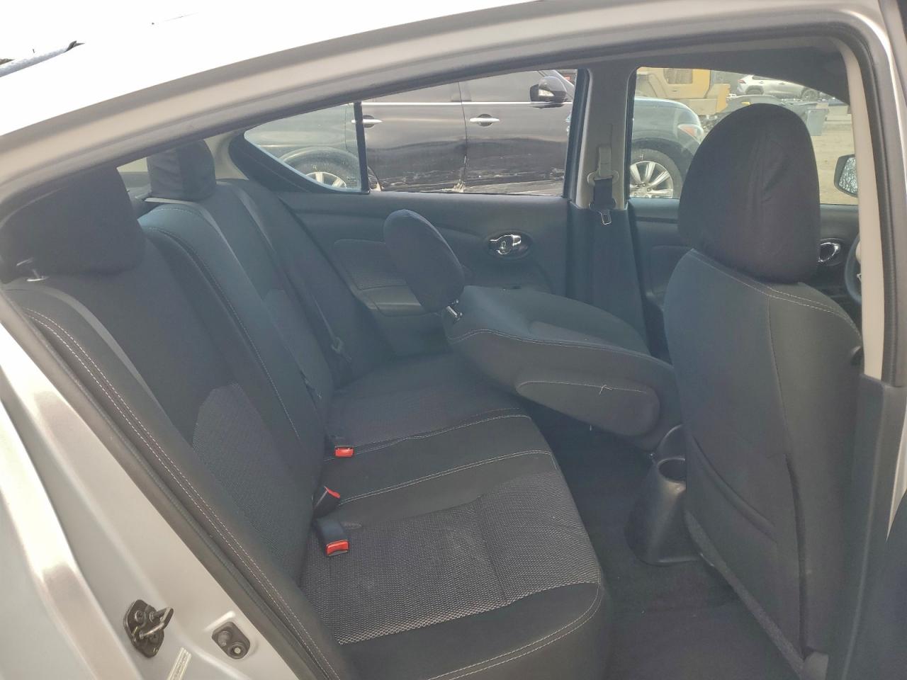 2019 NISSAN VERSA S photo 10