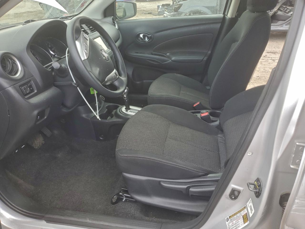 2019 NISSAN VERSA S photo 7