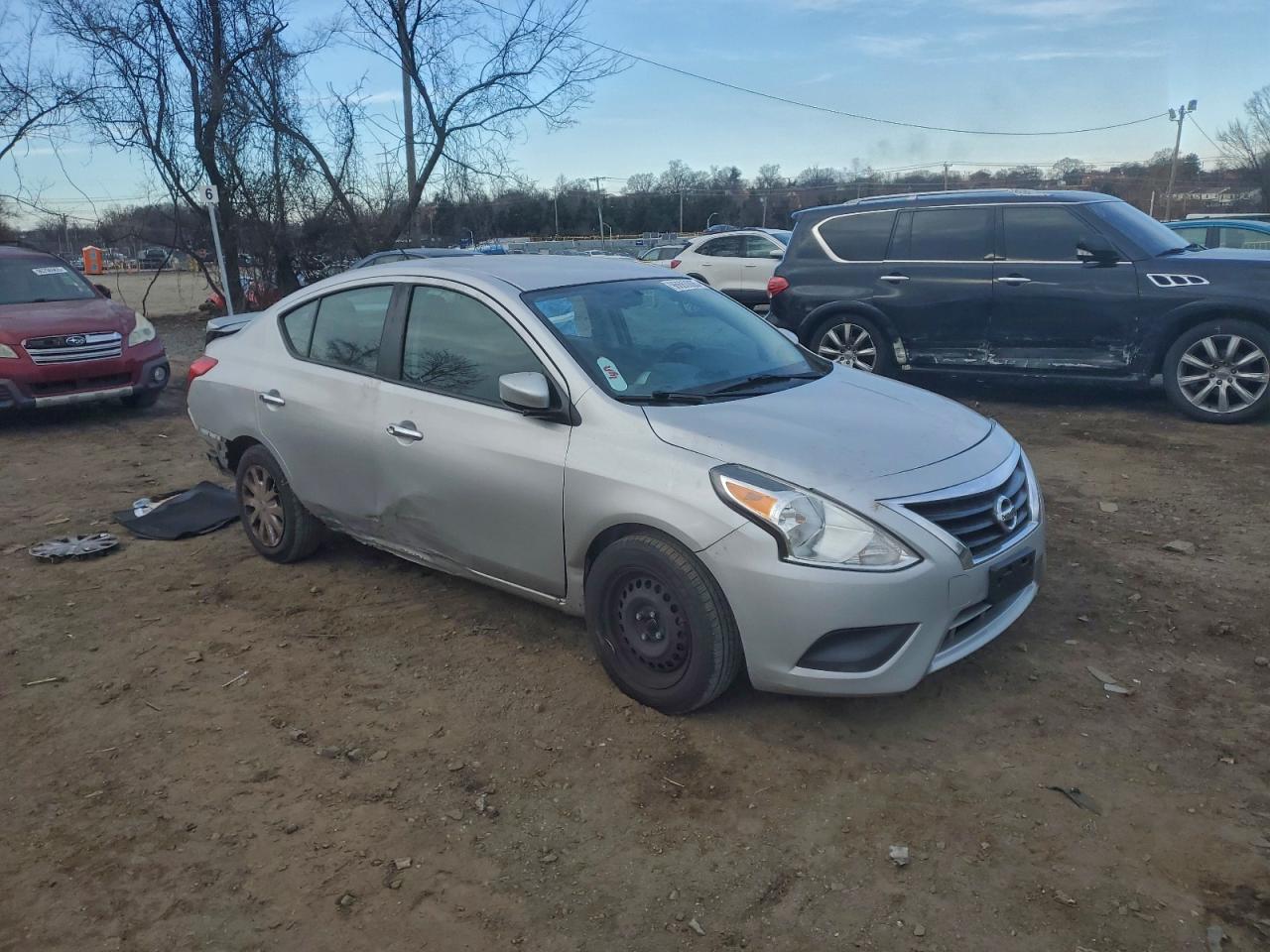 2019 NISSAN VERSA S photo 4