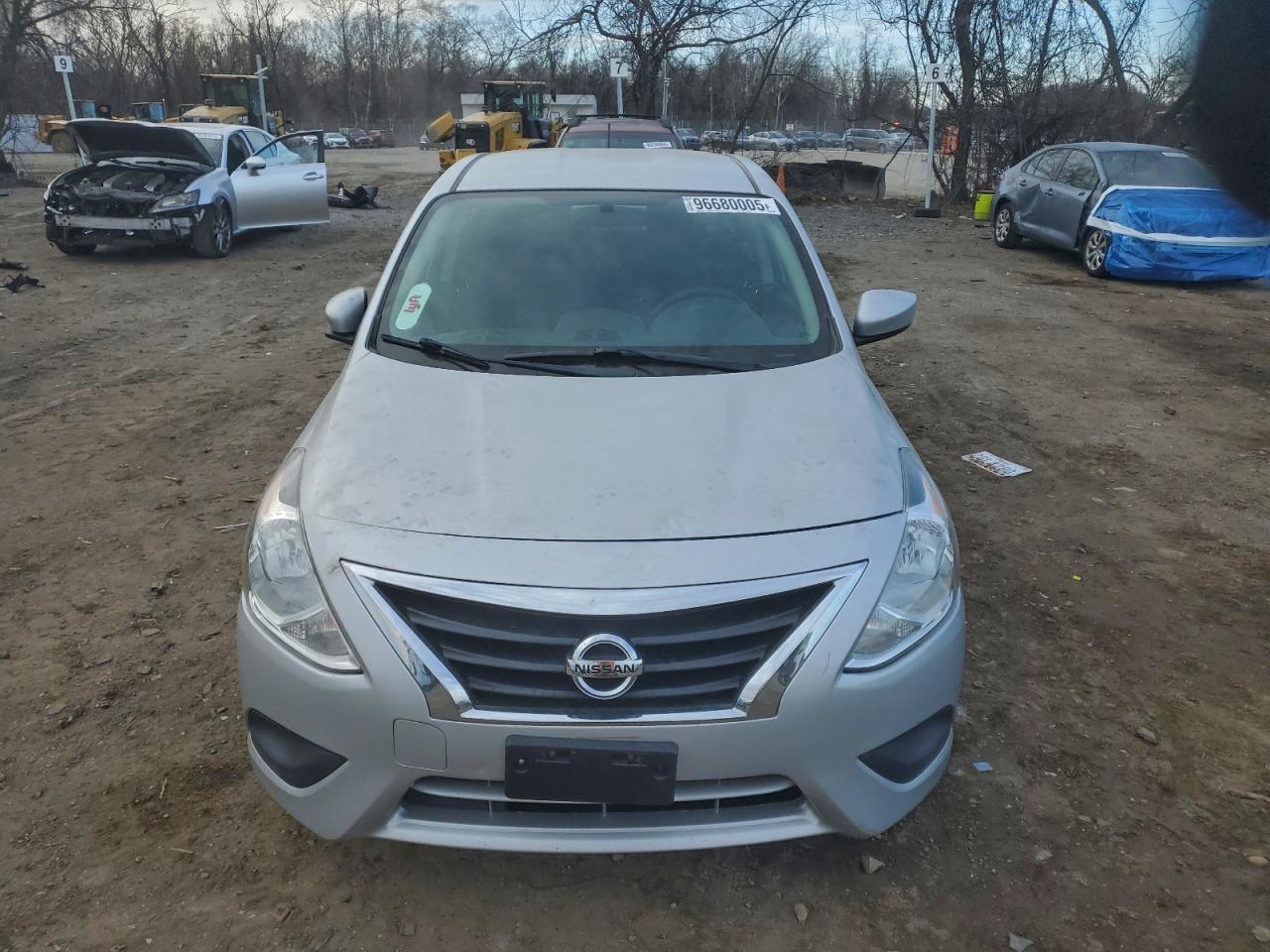 2019 NISSAN VERSA S photo 5