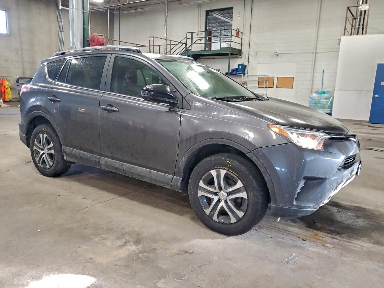 2017 TOYOTA RAV4 LE photo 4