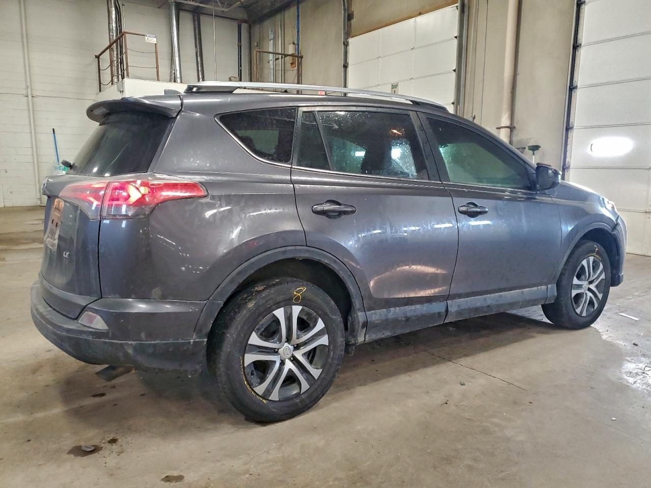 2017 TOYOTA RAV4 LE photo 3