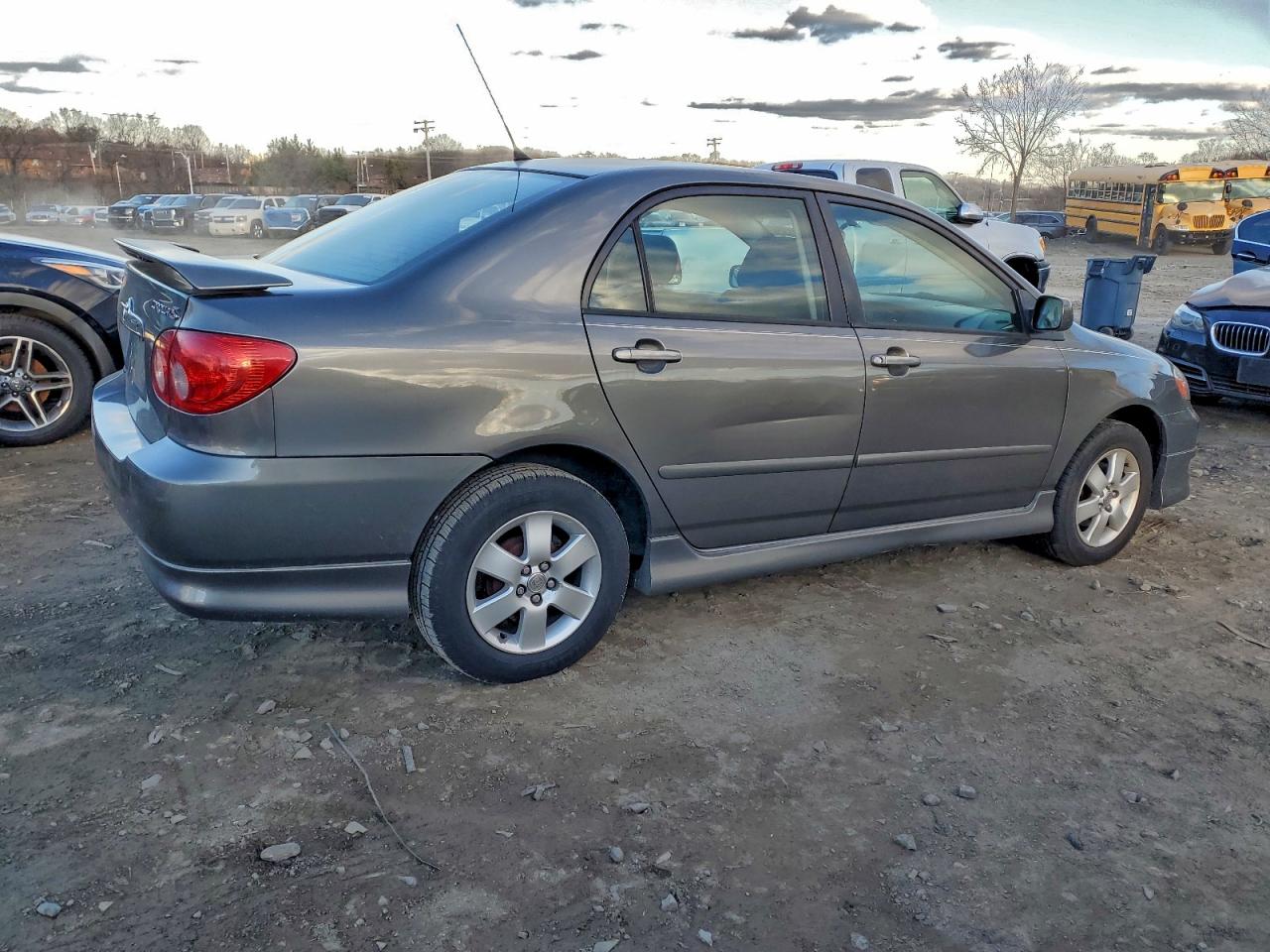 2005 TOYOTA COROLLA CE photo 3