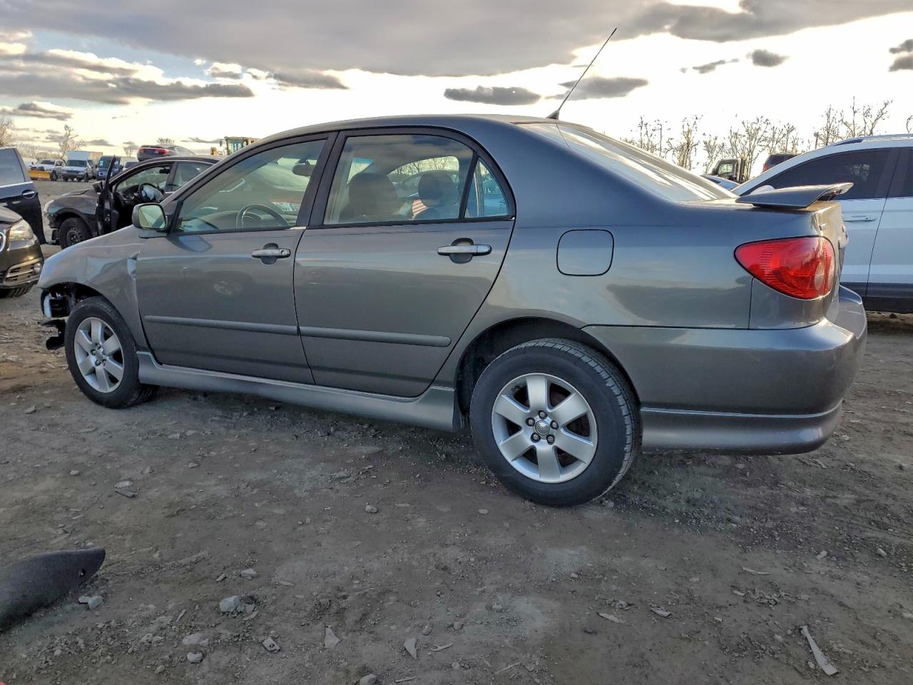 2005 TOYOTA COROLLA CE photo 2