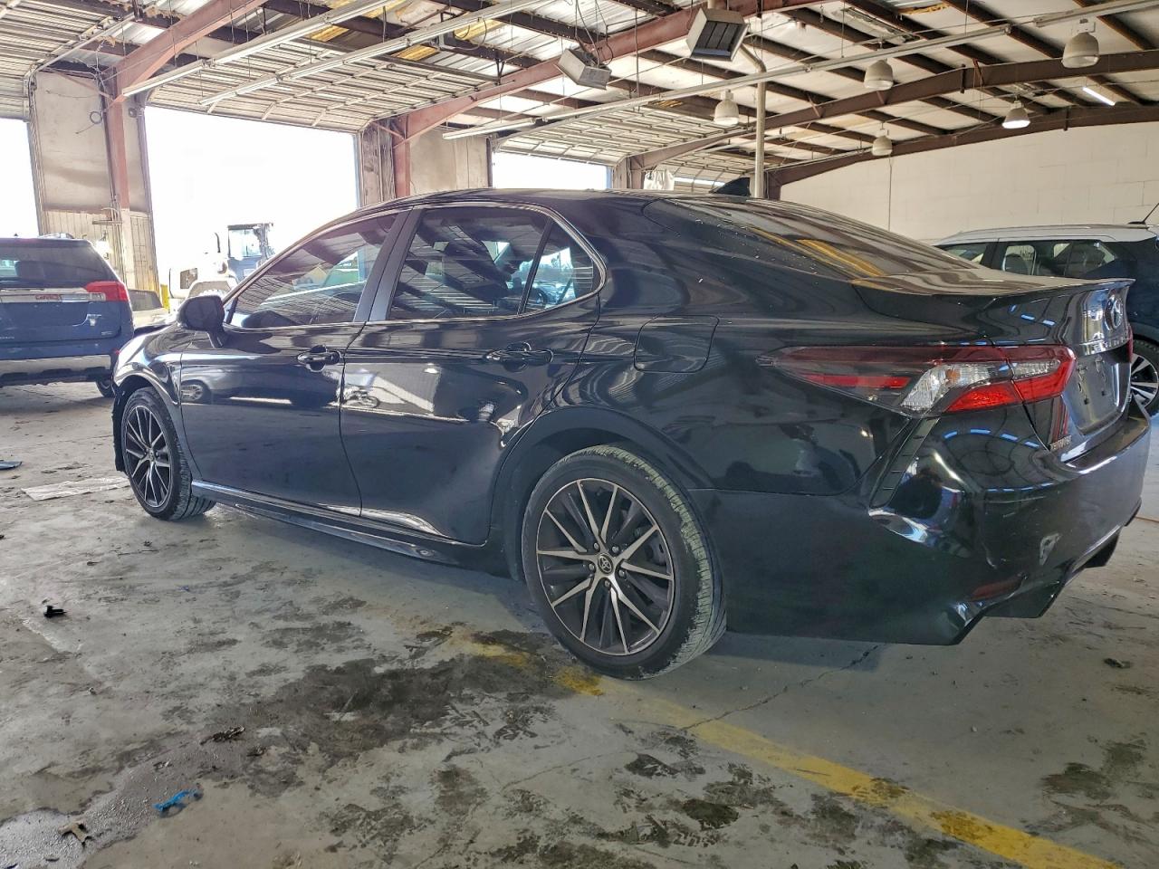 2023 TOYOTA CAMRY SE NIGHT SHADE photo 2