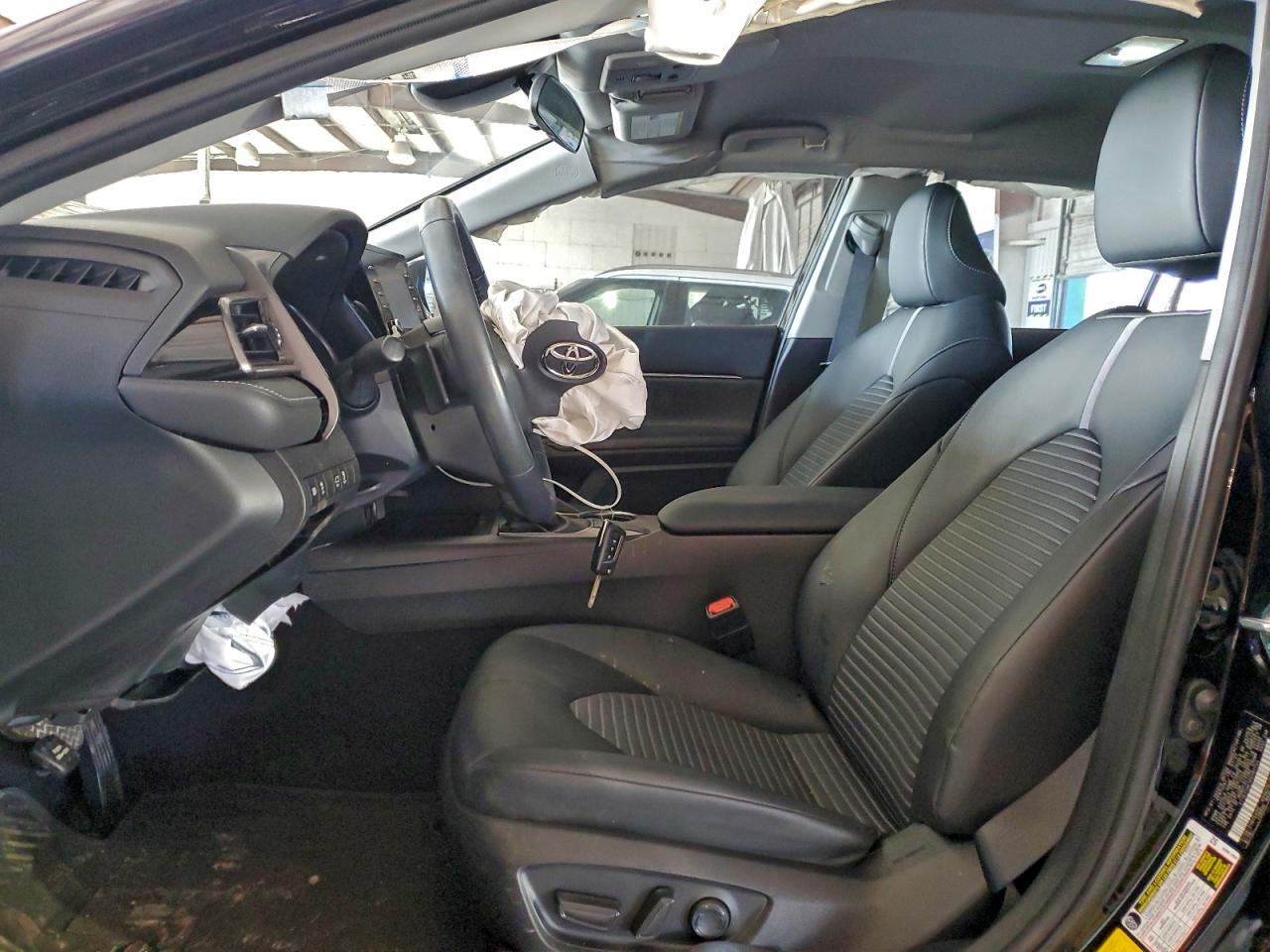 2023 TOYOTA CAMRY SE NIGHT SHADE photo 7
