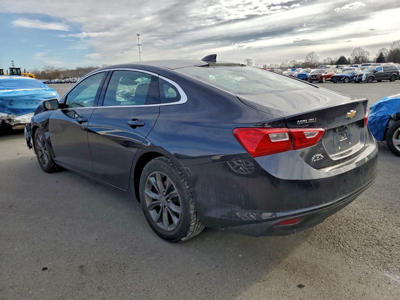2023 CHEVROLET MALIBU LT photo 2