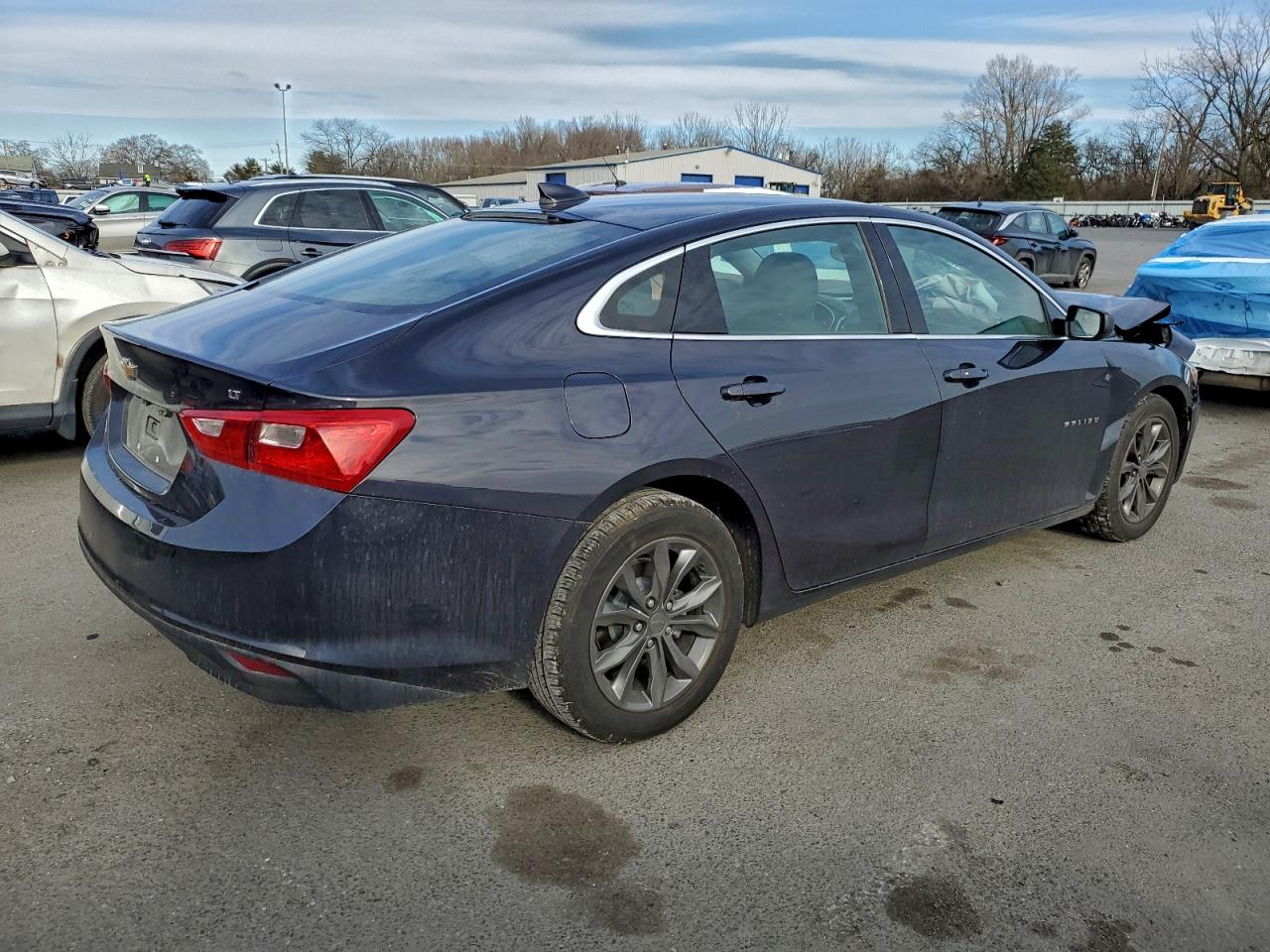 2023 CHEVROLET MALIBU LT photo 3