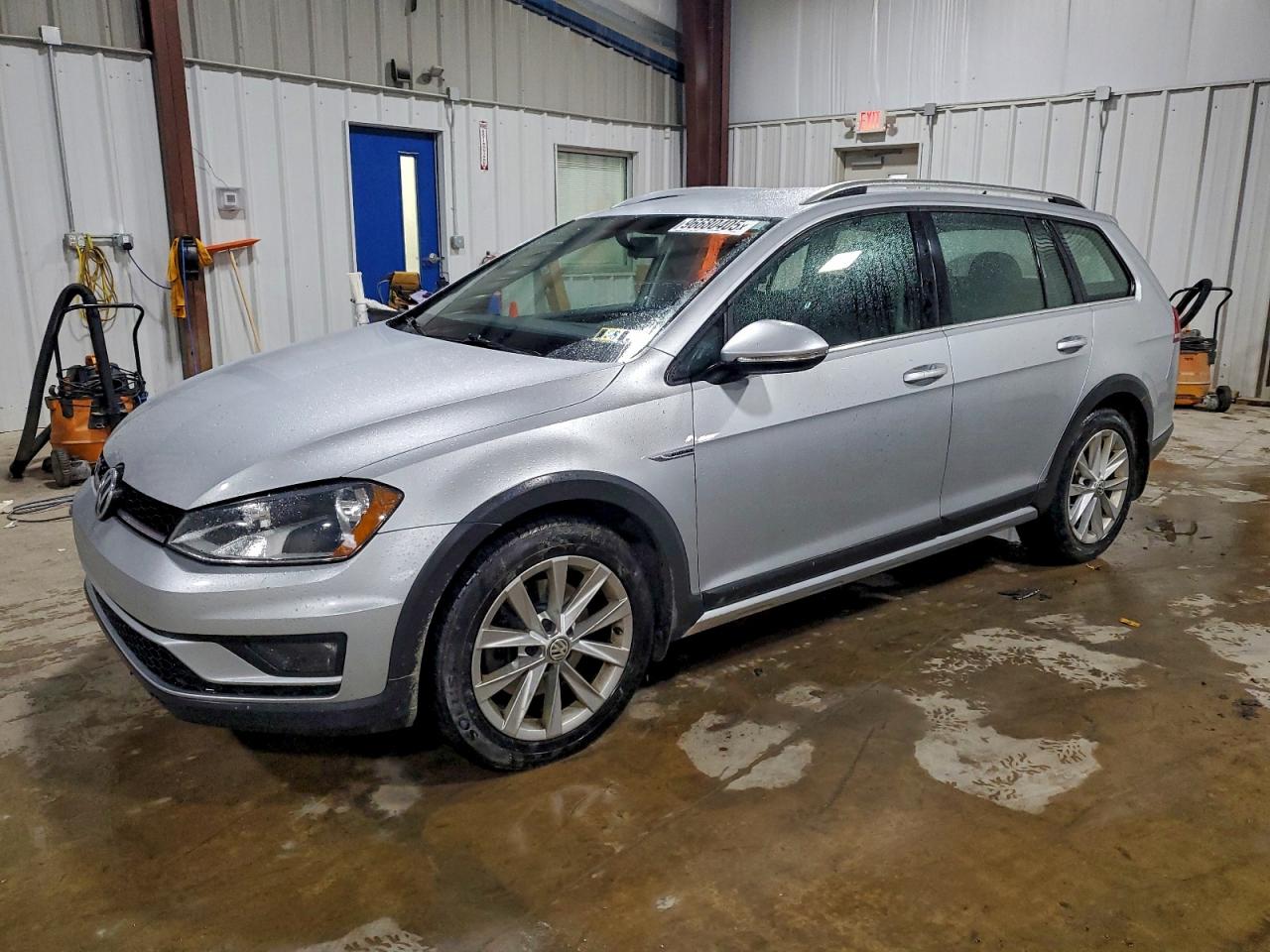 2017 VOLKSWAGEN GOLF ALLTRACK