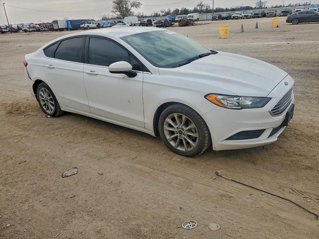 2017 FORD FUSION SE photo 4